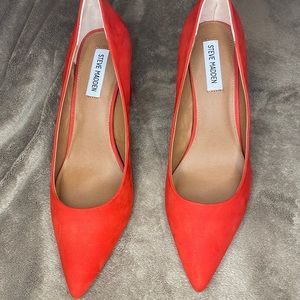 Steve Madden Ashlyn Pumps (Red Nubuck)
